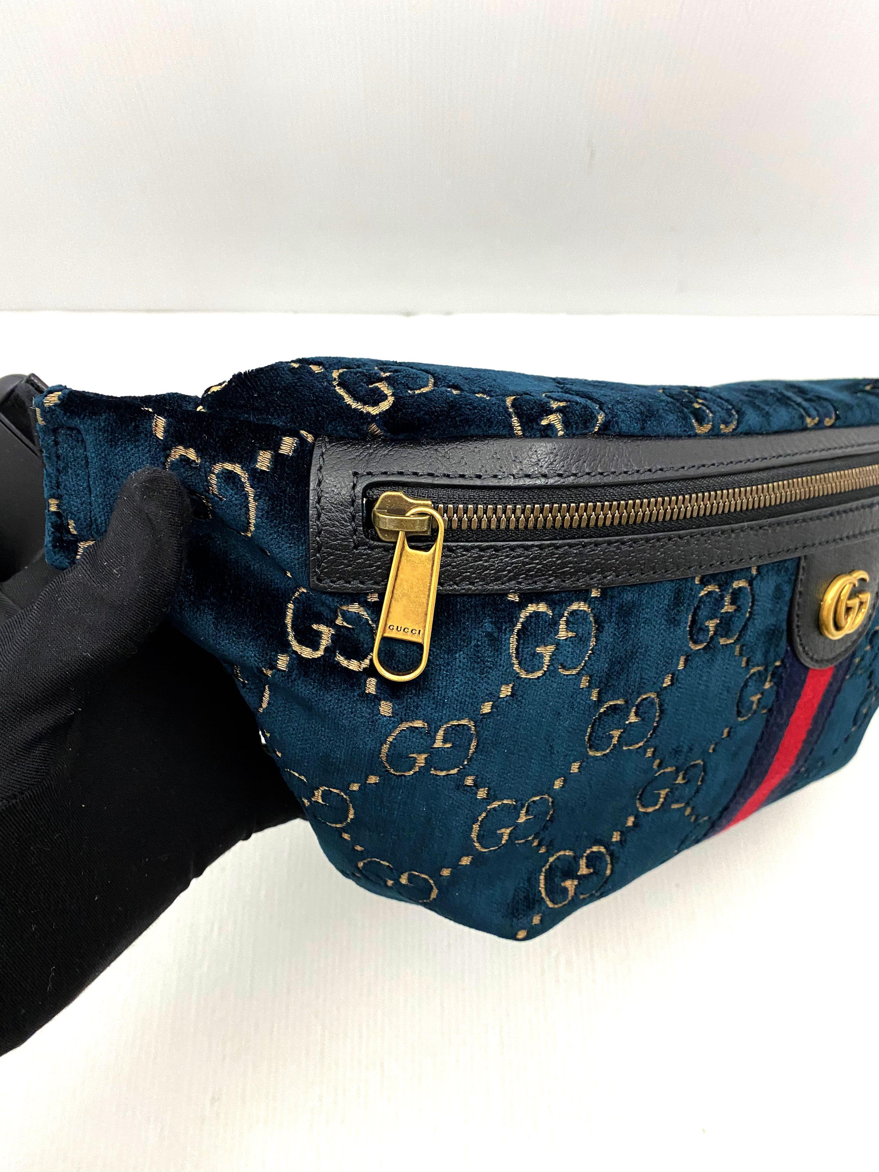 Gucci 574968 store