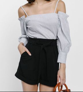 (Category: ) located in . Submitted by essential_closet (Listing ID 1047834230, Image 1). Description: .