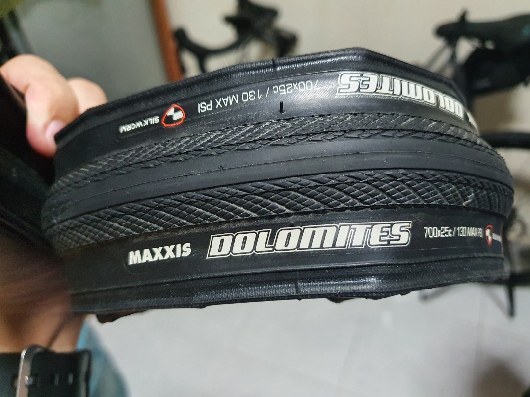 Maxxis dolomites 700x25c review store