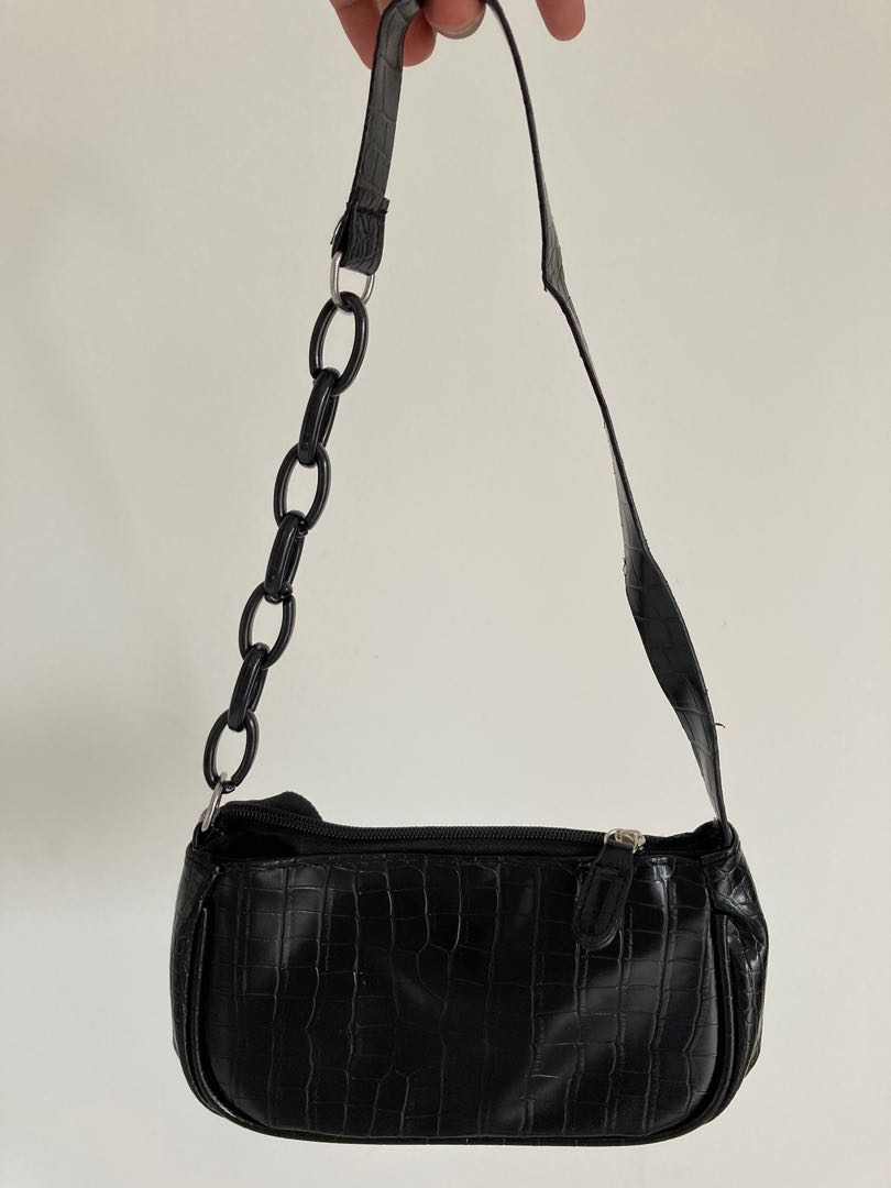 [New] Woman Sling bag Viral, Women's Fashion, Bags & Wallets, Purses