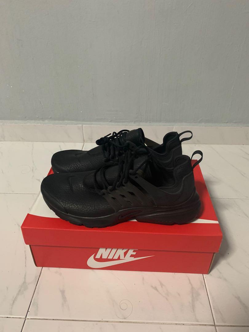 Air presto essential trainer triple black sales