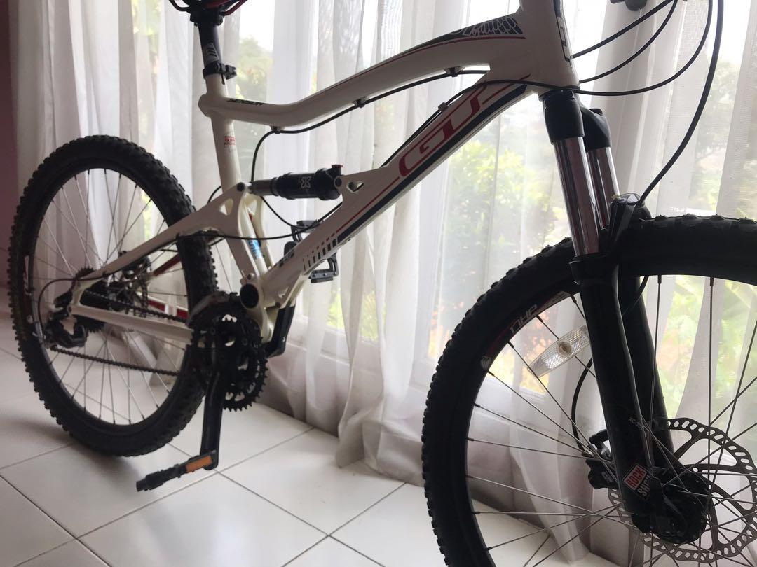 Sepeda gunung mtb gt sensor 4.0 