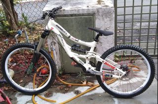 (Category: ) located in . Submitted by xwadix (Listing ID 1048010401, Image 1). Description: .