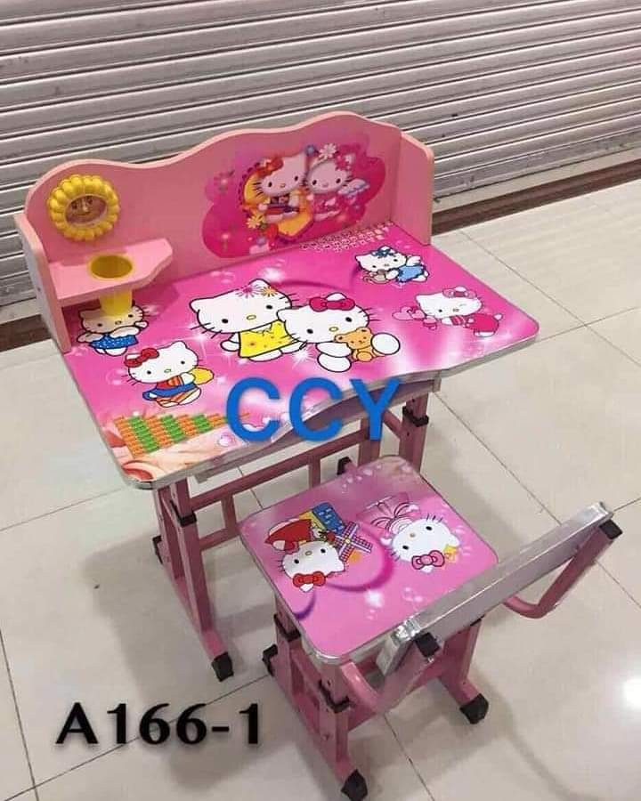 Hello kitty study table and chair new arrivals