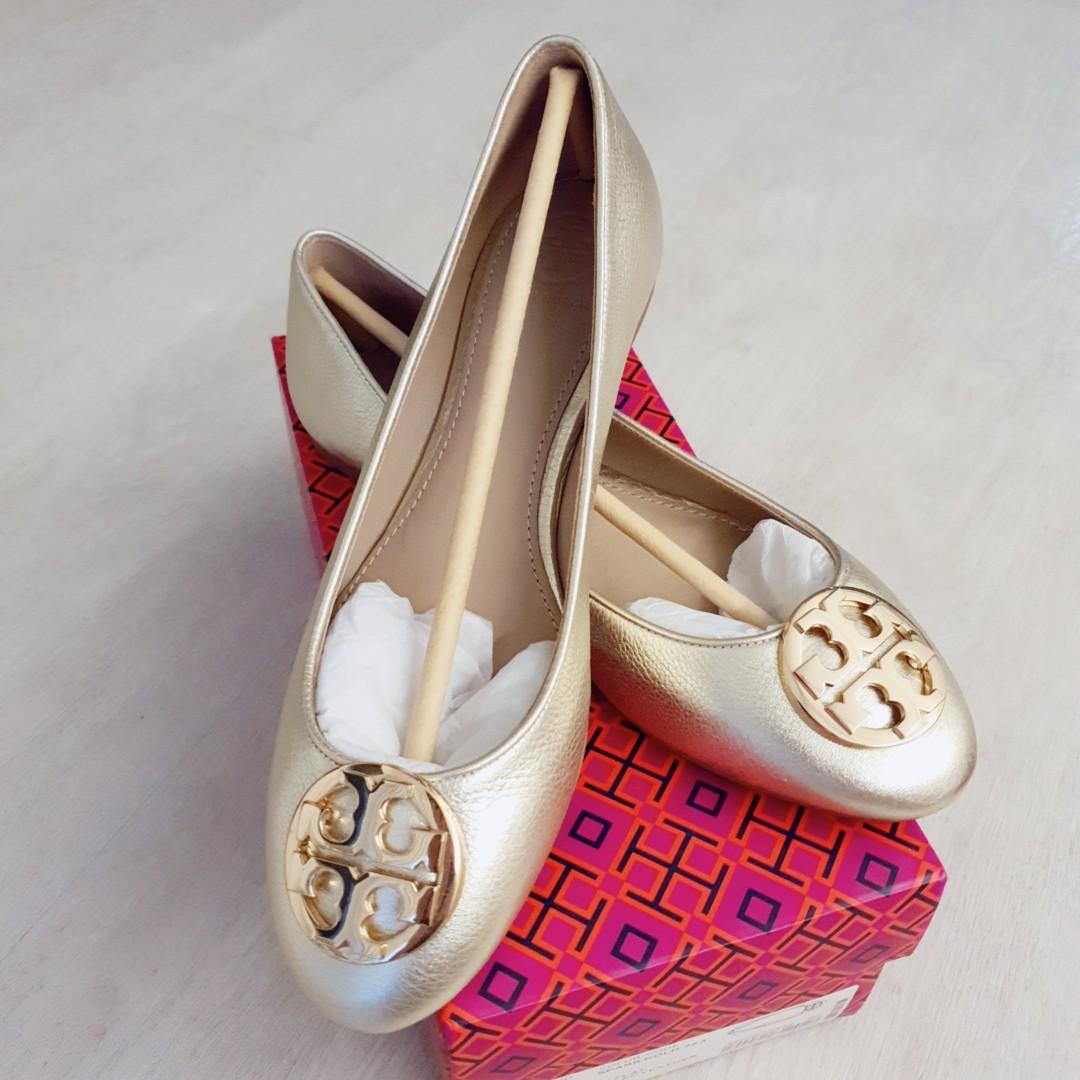 Tory Burch Claire Ballet Flats- Gold, Women's Fashion, Footwear, Flats ...