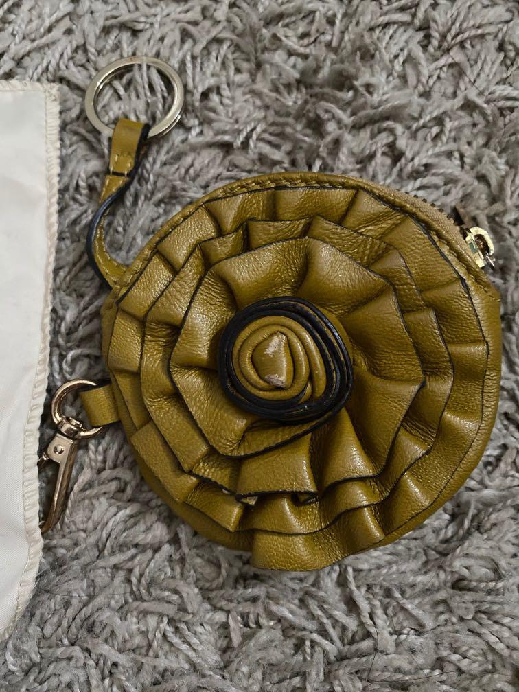 Valentino leather wallet authentic (Category: Luxury Bags & Wallets) located in Manila. Submitted by foxydivas (Listing ID 1047905428, Image 2). Description: Pure leather wallet Green Authentic valentino Good as new Only used once With pouch.