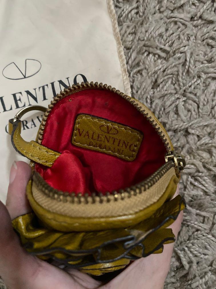 Valentino leather wallet authentic (Category: Luxury Bags & Wallets) located in Manila. Submitted by foxydivas (Listing ID 1047905428, Image 3). Description: Pure leather wallet Green Authentic valentino Good as new Only used once With pouch.