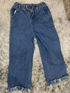 (Category: ) located in . Submitted by blossomsclearanceitems (Listing ID 1047980164, Image 1). Description: .
