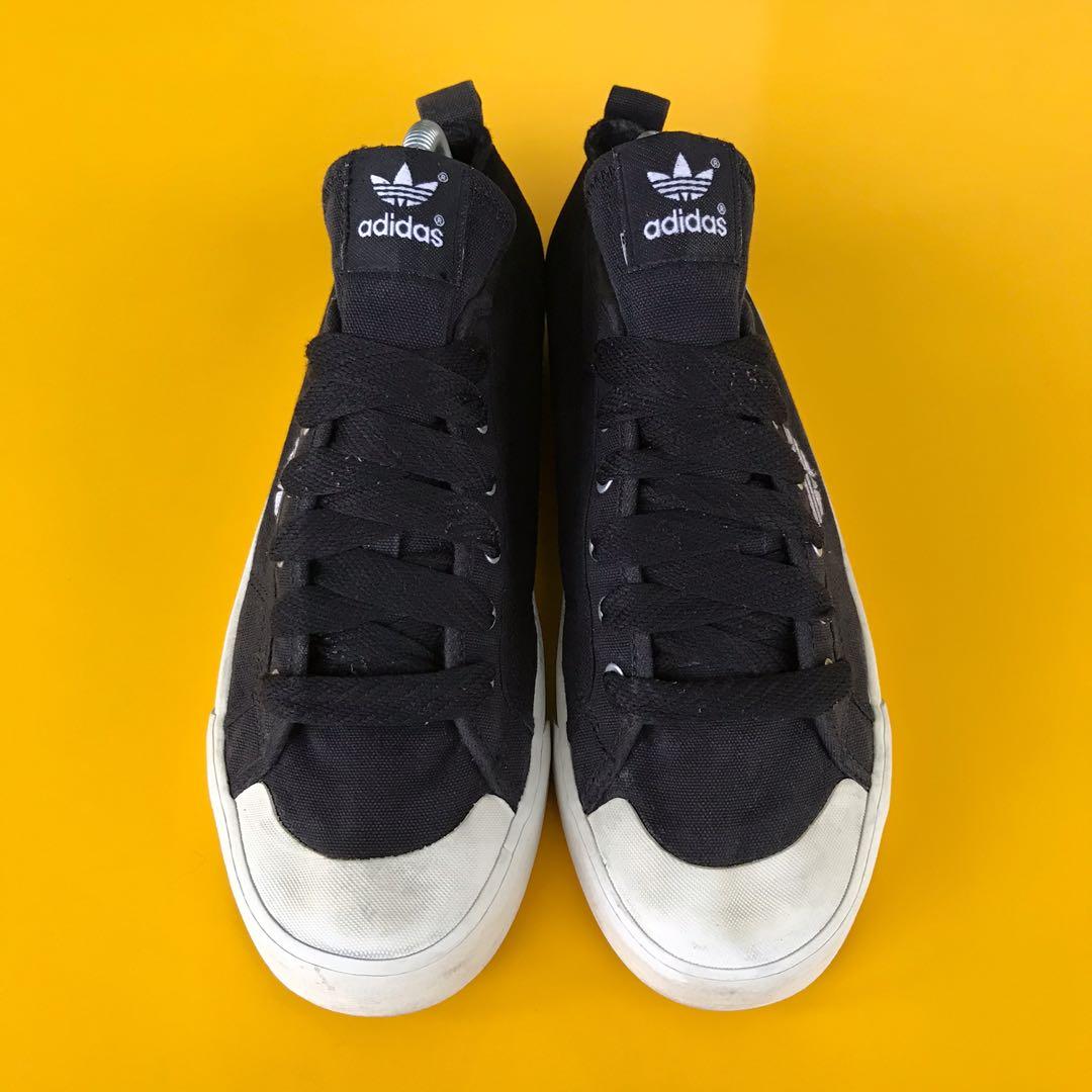 Adidas sunny row (8.5uk), Men's Fashion 