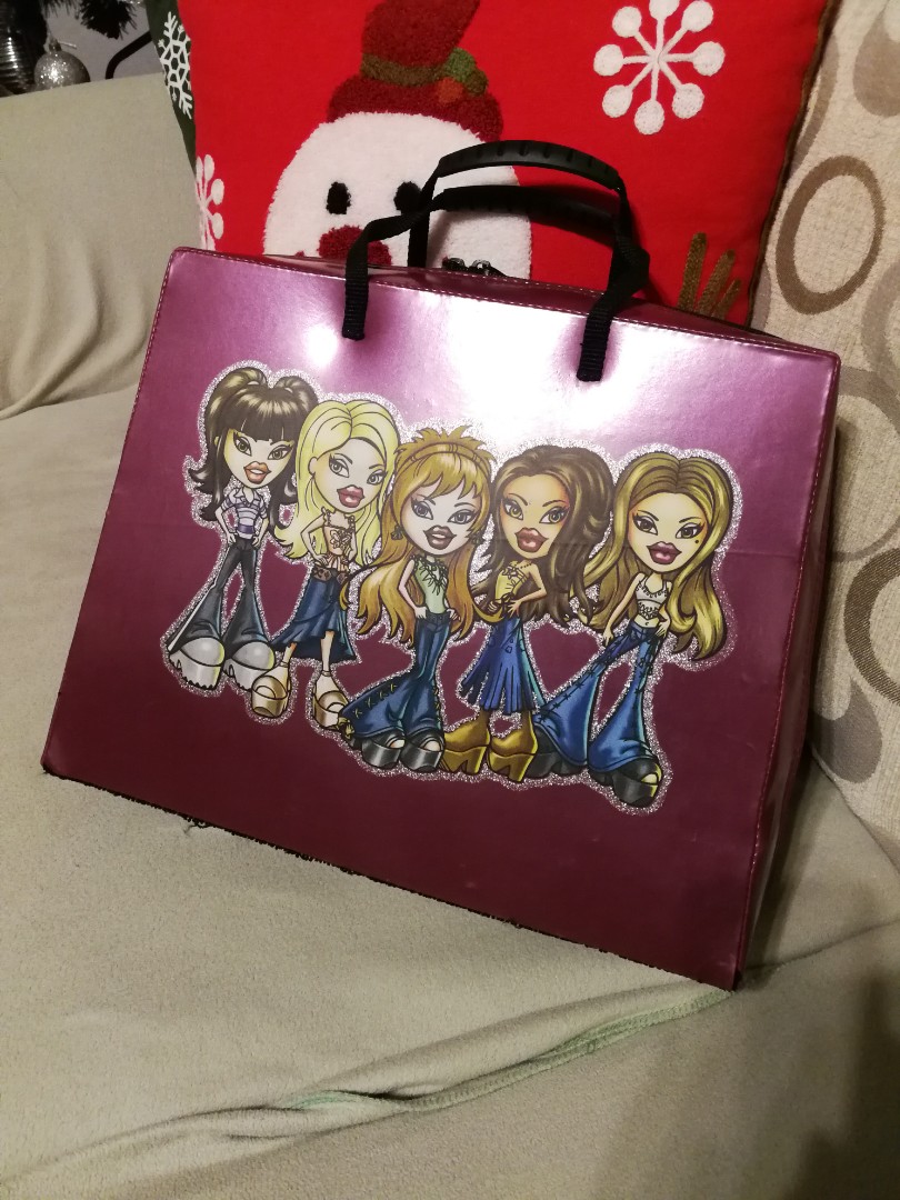 Bratz Carry Case 1, Hobbies & Toys, Toys & Games on Carousell