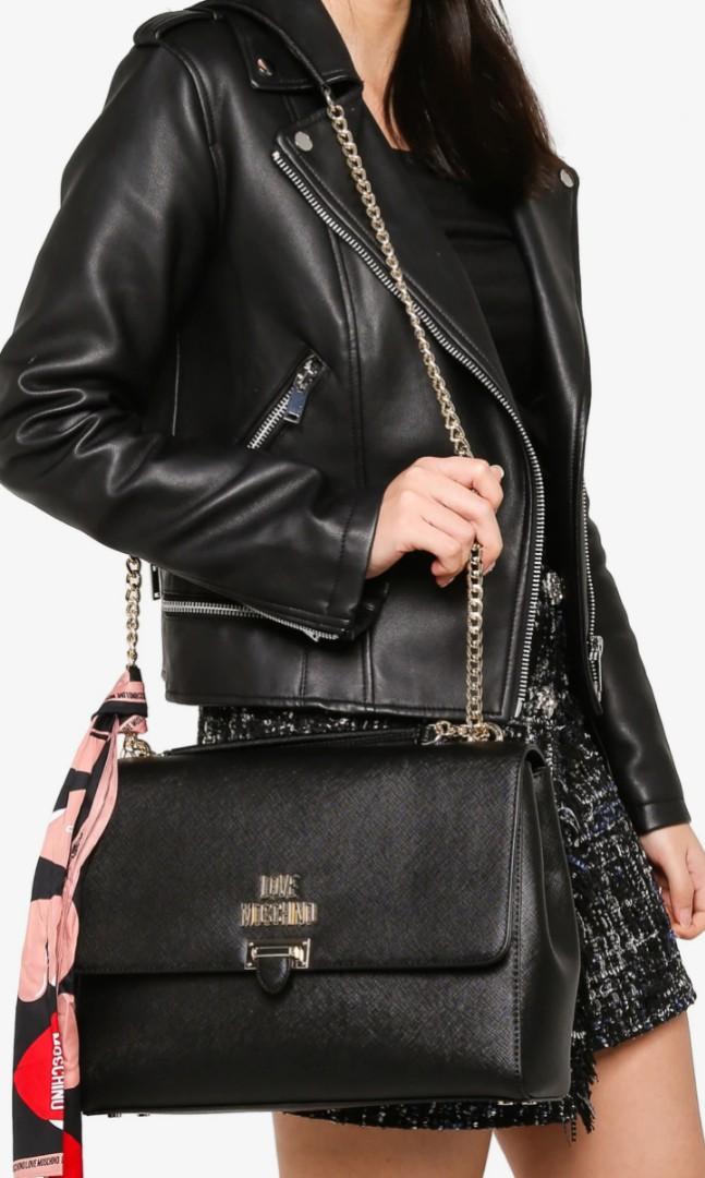 Love moschino classic buckle shoulder sale bag