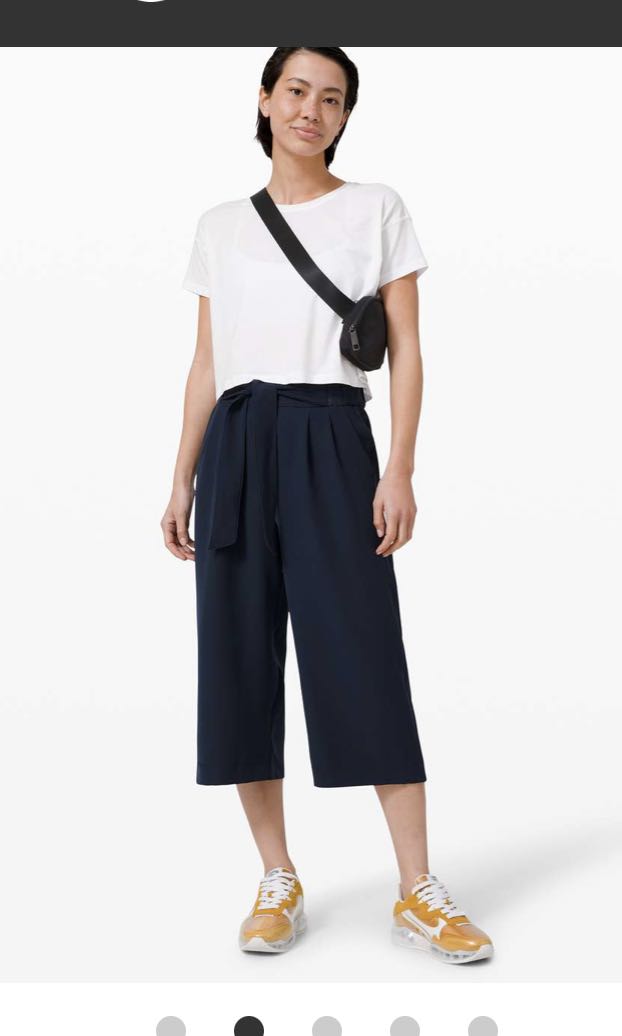 Lululemon noir crop on sale