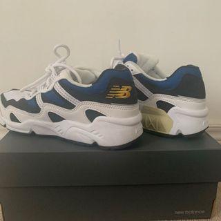 new balance (NEW) (MENS 8.5)