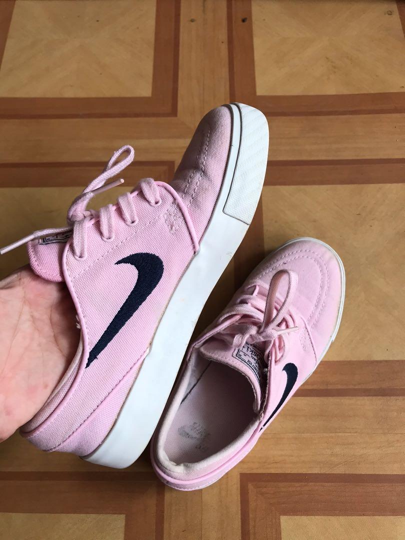 Nike sb janoski prism pink discount & navy canvas skate shoes