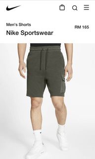 (Category: ) located in . Submitted by sneaker300 (Listing ID 1052823805, Image 1). Description: .