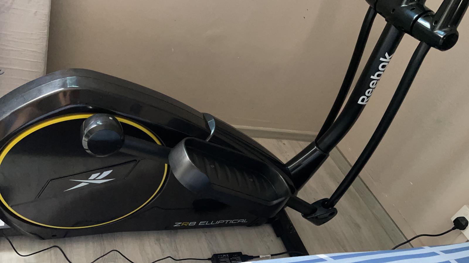 Reebok ZR8 elliptical trainer, Sports Exercise & Fitness, Cardio & Fitness Machines on Carousell