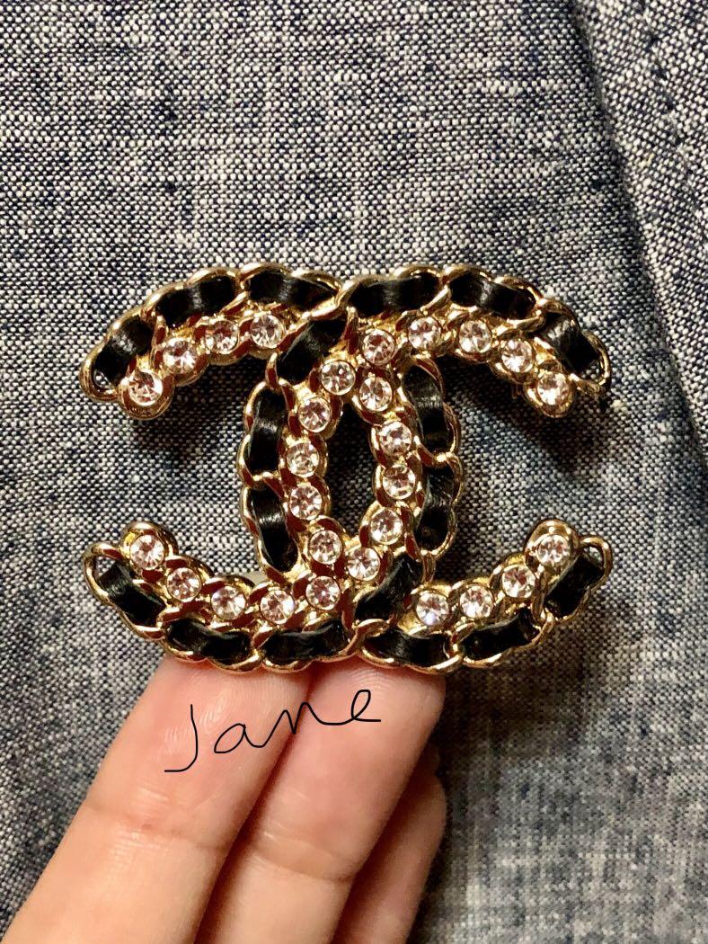 Replica: Chanel Brooch, Women's Fashion, Jewelry & Organizers, Brooches on  Carousell
