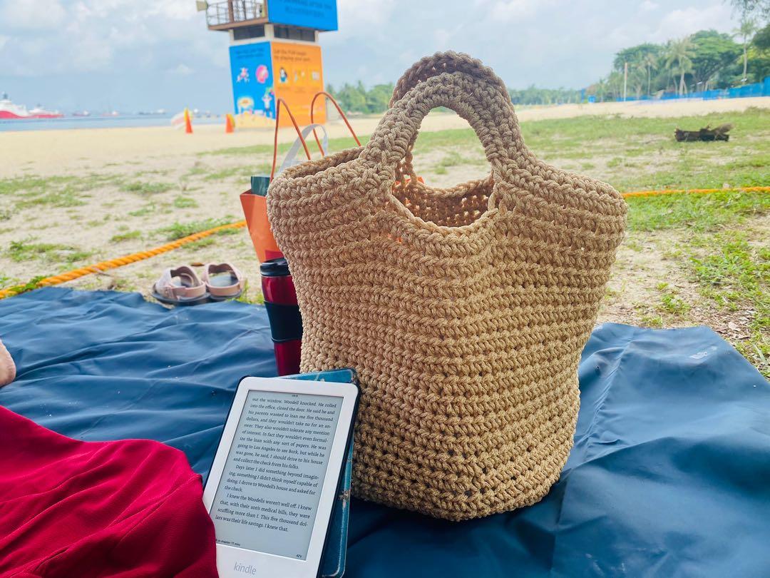 Bucket rattan online bag