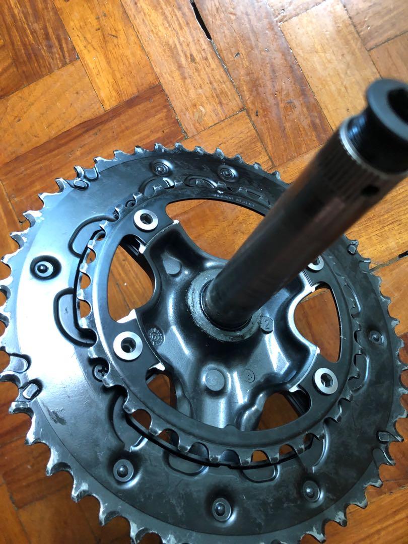 Shimano Claris R2000 Crankset w bottom bracket and FREE