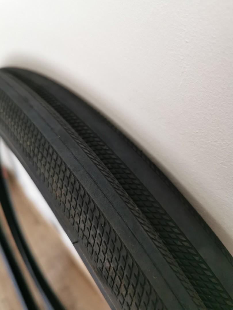 specialized roadsport tyre