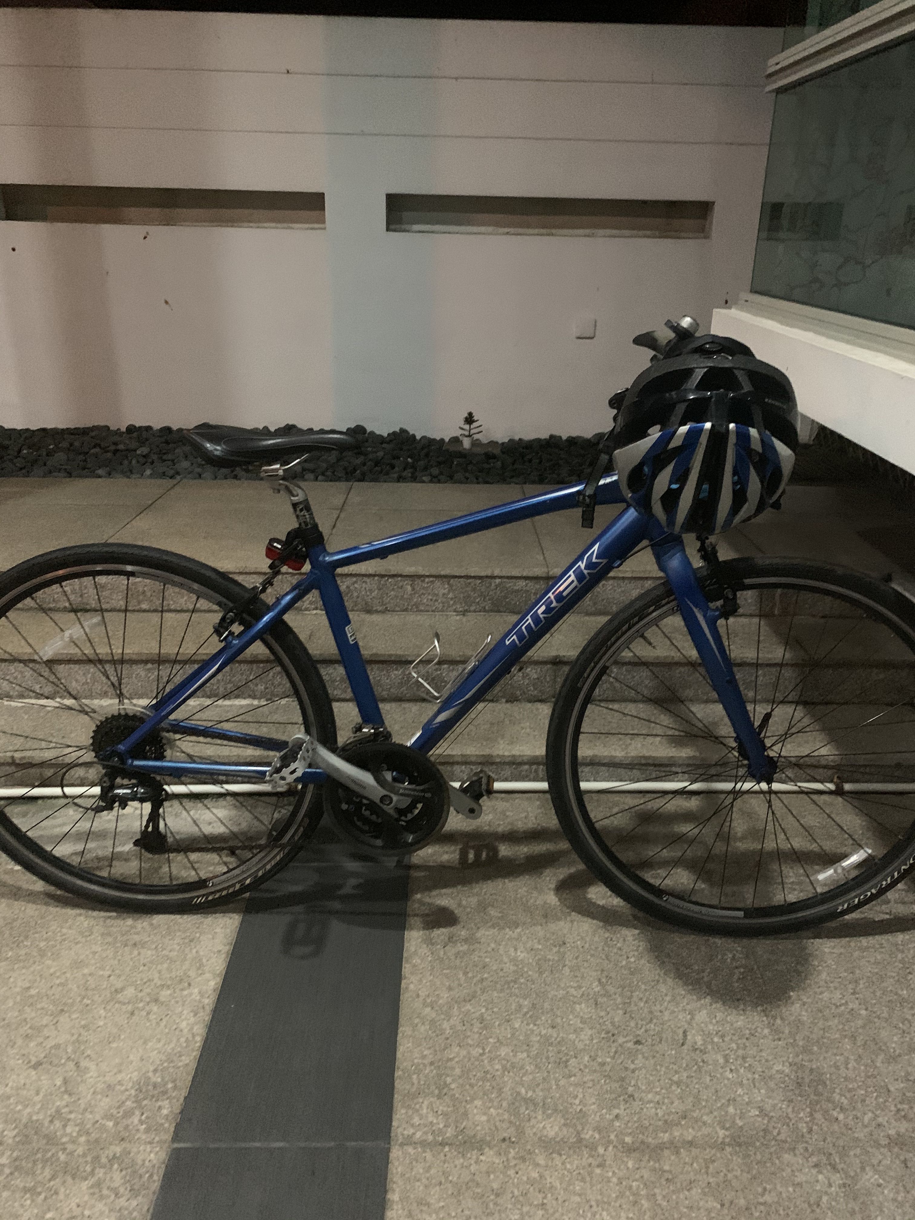 Trek 7.3 best sale fx hybrid bike