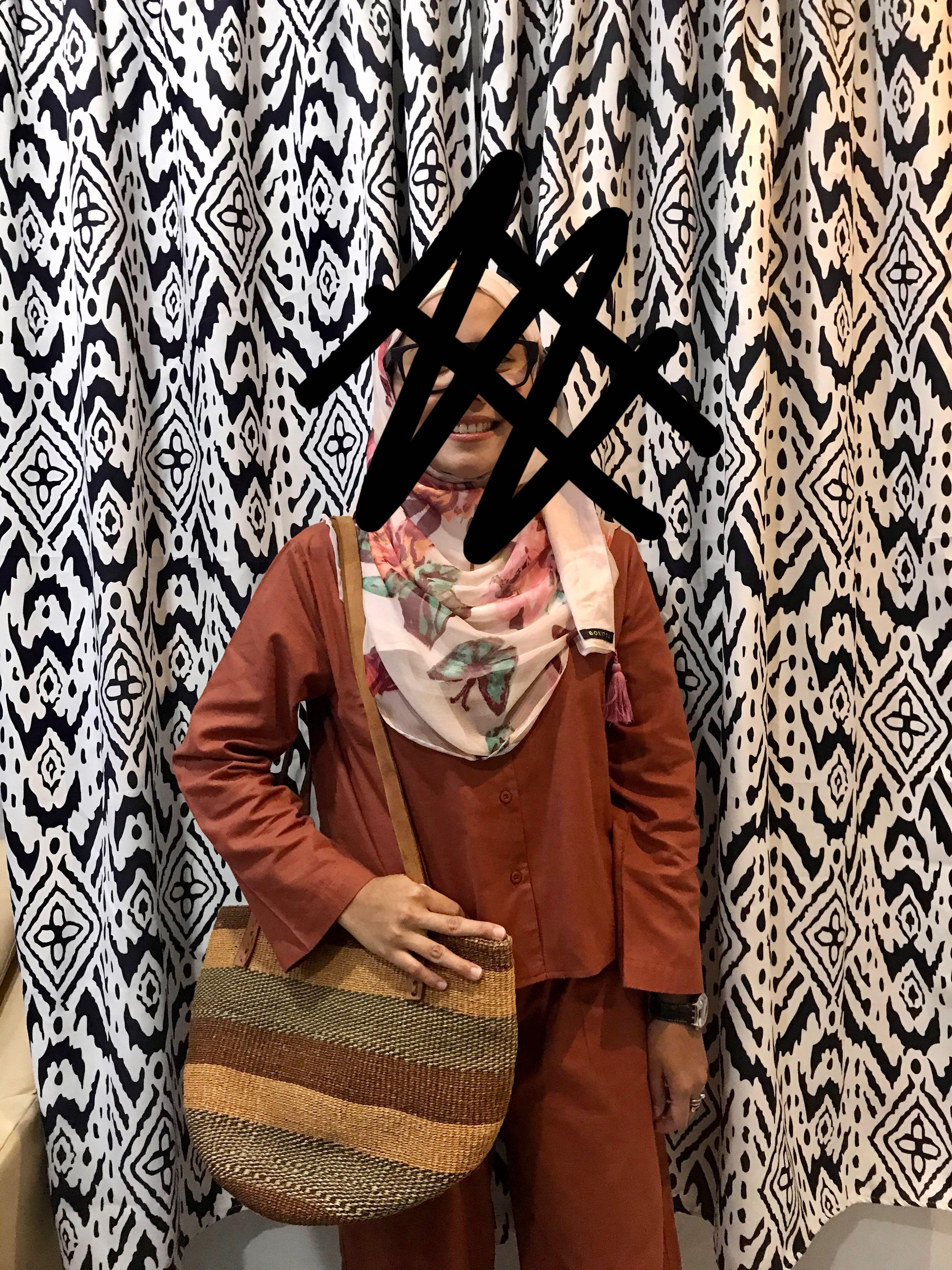 Zalia Basic Set (Category: Baju Kurung & sets) located in Johor Bahru. Submitted by lovedbyd (Listing ID 1052901095, Image 2). Description: Used once Good condition Bought from zalora RP: Rm100+.