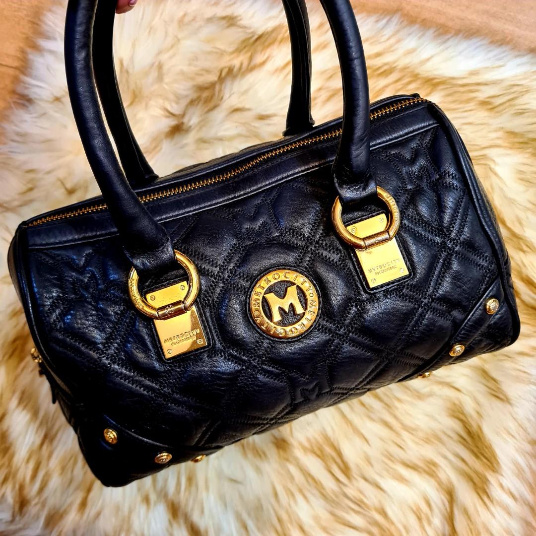 Metro City shoulder bag Original, Luxury, Bags & Wallets on Carousell