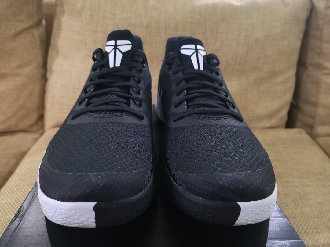 Kobe bryant on sale shoes black
