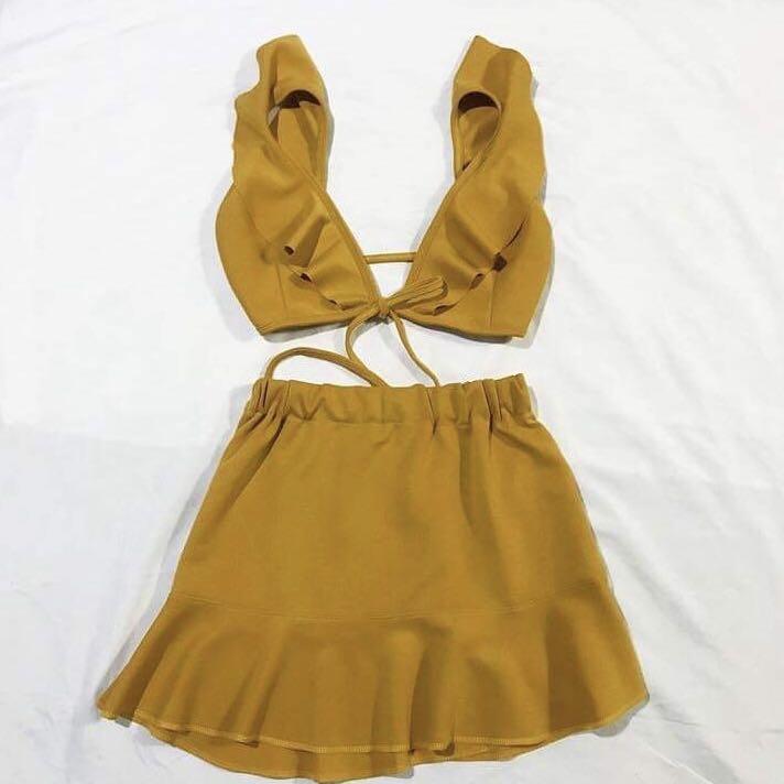 Brandnew mustard coordinates (Category: Sets or Coordinates) located in Cavite. Submitted by raspberrygurl (Listing ID 1054923052, Image 1). Description: Never been used Freesize .