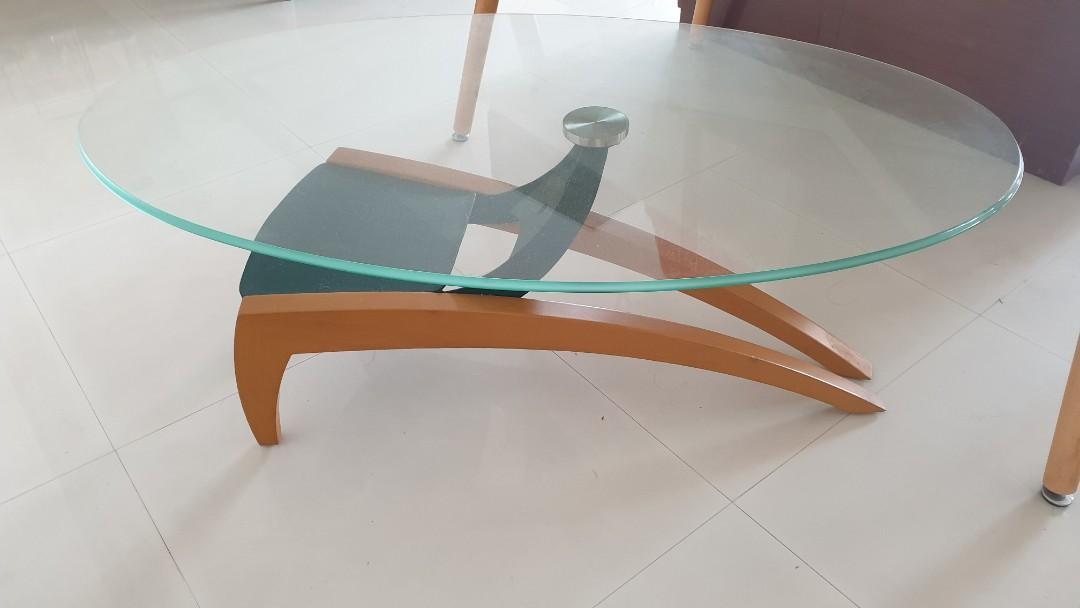 Classic Coffee Table Designs - 10 Beautiful Models Of Classic Coffee Tables In Mid Century Interior Design Ideas / It's something you put in front of the sofa to be able to put your coffee cup, tv remote or book on and that's the end of the story.