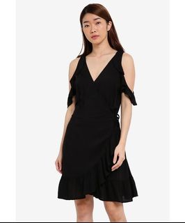 (Category: ) located in . Submitted by unicorn.closet (Listing ID 1055015659, Image 1). Description: .