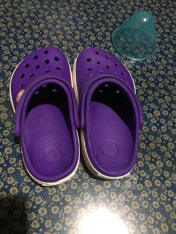 violet crocs