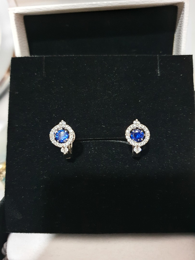 Dancing stone earrings online