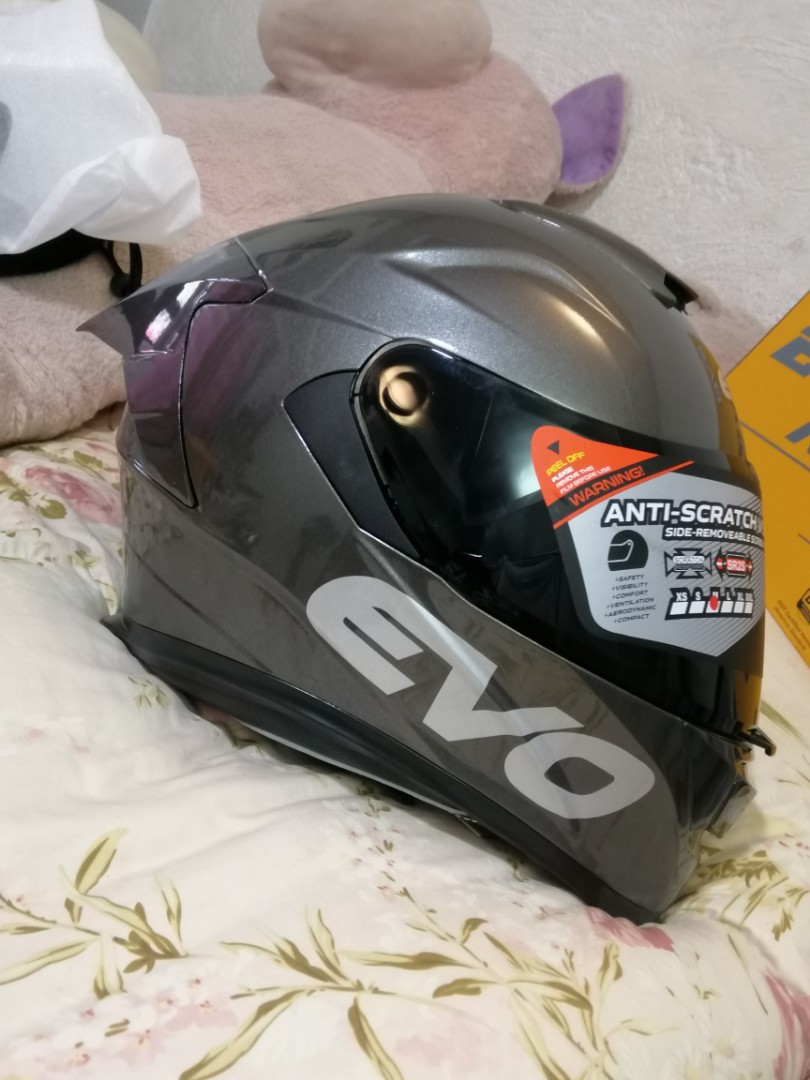 Evo Gt Pro Gloss Titanium Grey Motorbikes Motorbike Parts Accessories Helmets And Other Riding Gears On Carousell