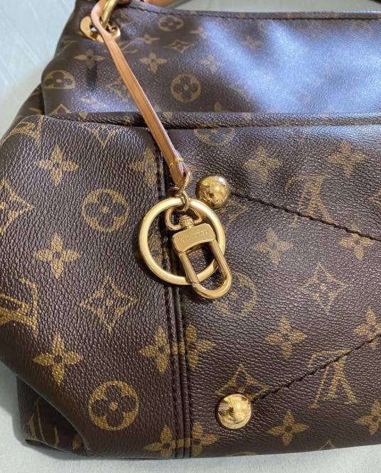 Lv artsy mm bag authentic (Category: Luxury Bags & Wallets) located in Pasay City. Submitted by lizshoppe (Listing ID 1055110654, Image 2). Description: Slightly negotiable! Authentic *LV Artsy MM bag In Pristine Condition Clean inside and out Well-loved preloved Made in USA (Orig Price $2,000plus) Most indemand model in the US Guaranteed Authentic or your money back Comes with dustbag SF c/o buyer for delivery .