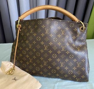(Category: ) located in . Submitted by lizshoppe (Listing ID 1055110654, Image 1). Description: .