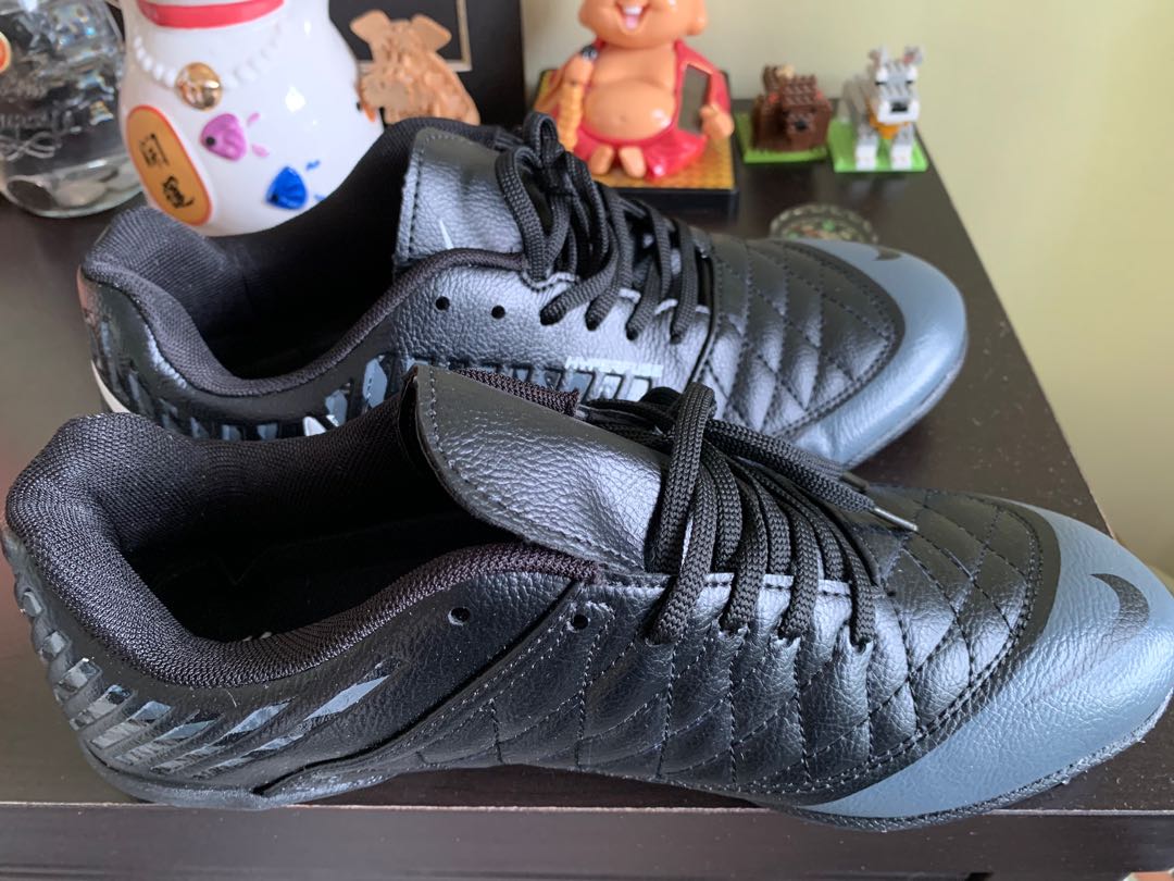 nike street soccer shoes