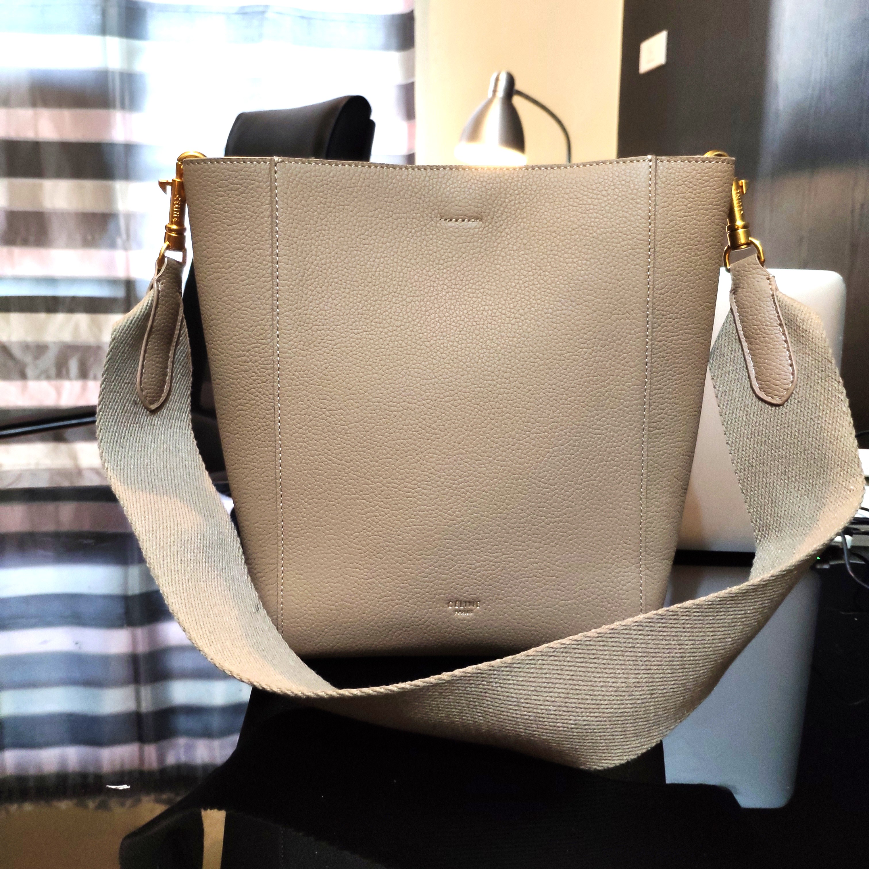 Celine sangle outlet bucket bag price