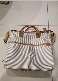 Skip hop diaper bag / mommy bag