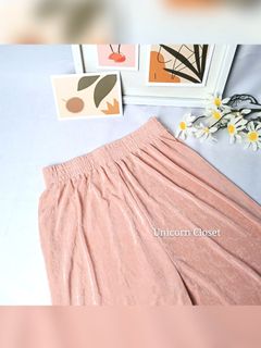 (Category: ) located in . Submitted by unicorn.closet (Listing ID 1055063082, Image 1). Description: .
