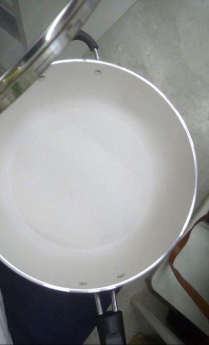Tramontina deep frying pan (Category: Cookware & Accessories) located in Manila. Submitted by simplyameerah (Listing ID 1055063929, Image 3). Description: original tramontina deep frying pan .