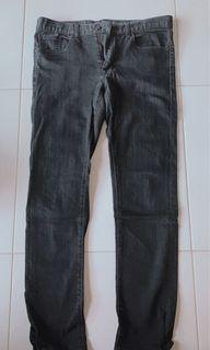 UNIQLO Black Jeans (33”)