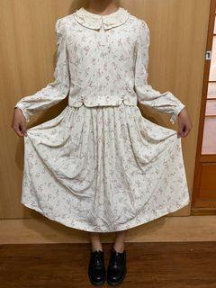 日系長袖古著白花洋裝 過年出清便宜賣😍😍