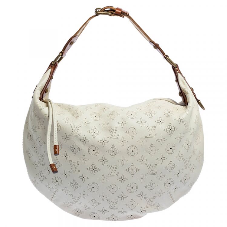 Louis Vuitton Limited Edition White Mahina Leather Onatah GM Bag - Yoogi's  Closet