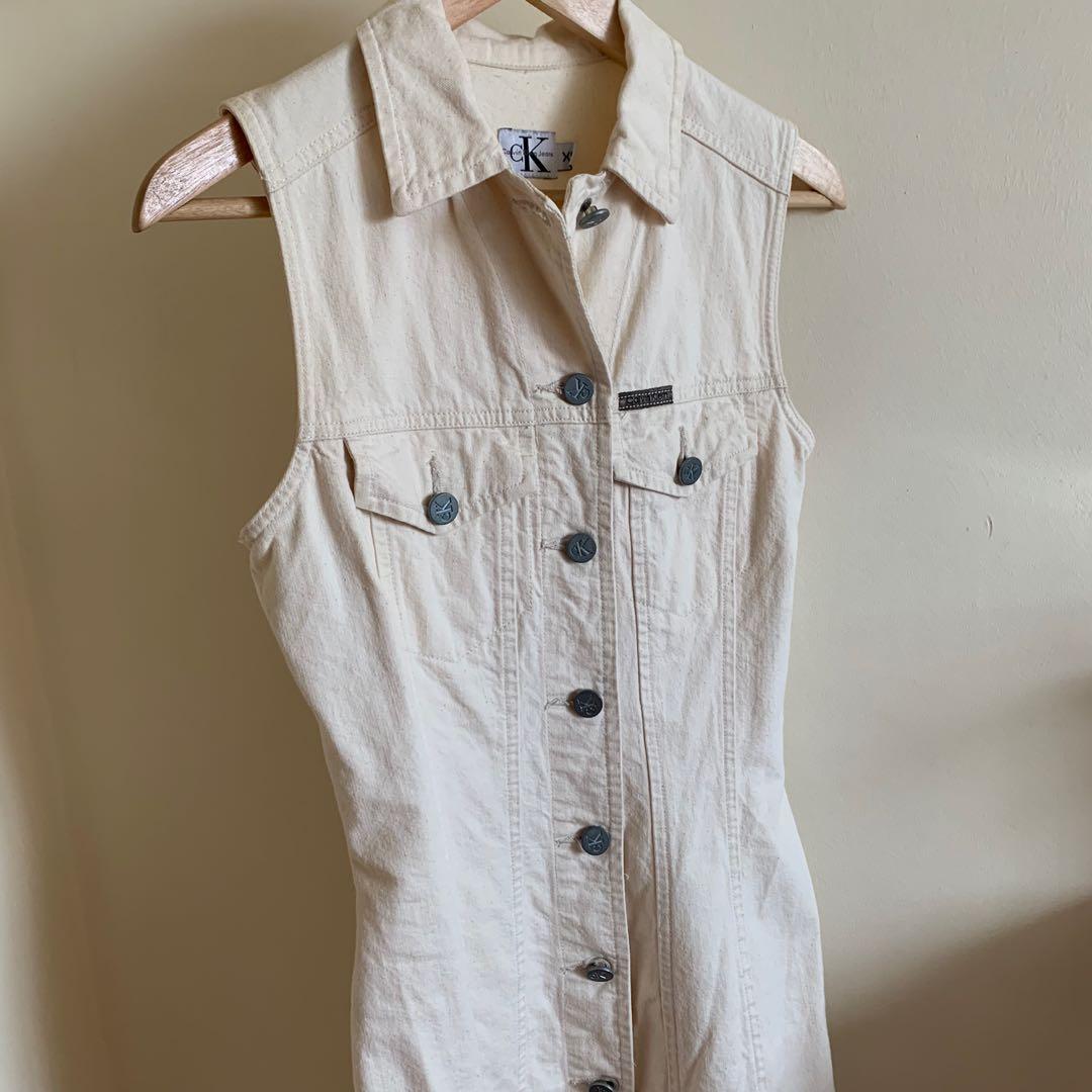Calvin Klein Vintage Denim Dress, Women's Fashion, Tops, Sleeveless on Carousell Calvin Klein Vintage Denim Dress, Women's Fashion, Tops, Sleeveless on Carousell