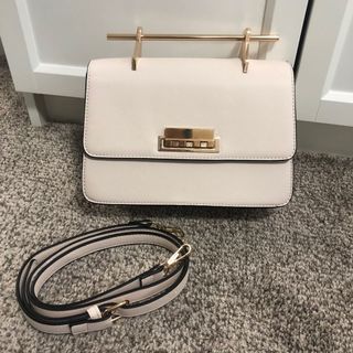 (Category: ) located in . Submitted by secondintentions (Listing ID 1055215173, Image 1). Description: .