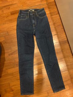(Category: ) located in . Submitted by ohmywardrobe (Listing ID 1055294472, Image 1). Description: .