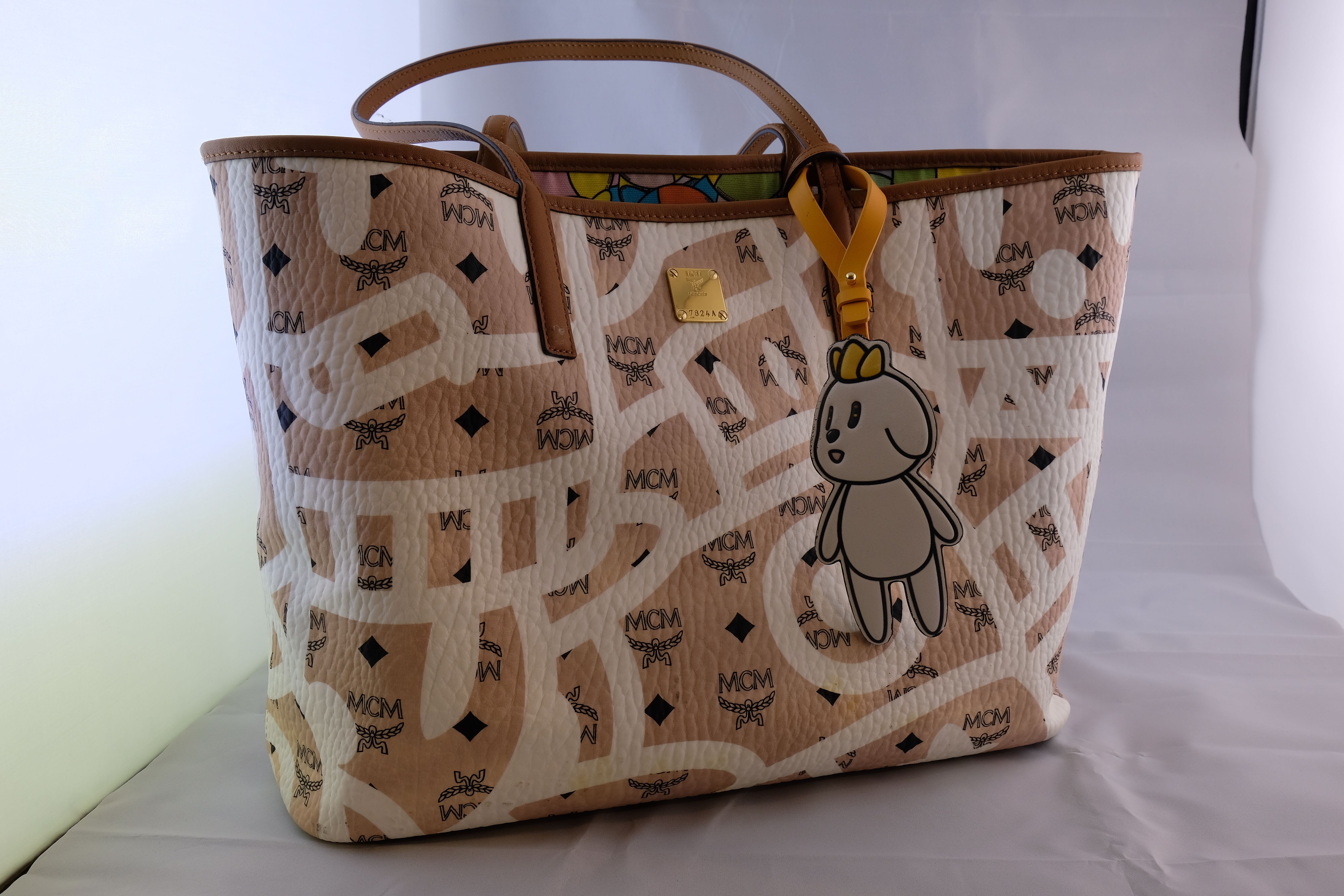 Mcm eddie outlet kang tote