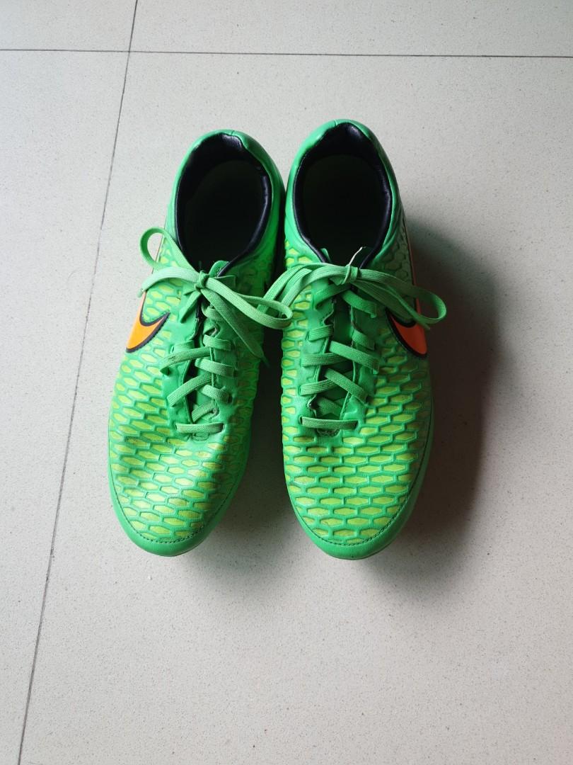 magista football shoes