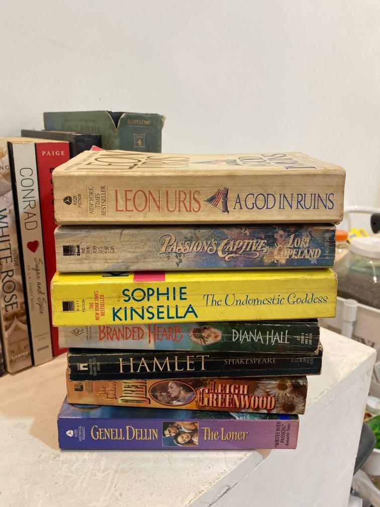 Pocketbooks - Take all for 250 pesos (Category: Tote Bags) located in Imus. Submitted by nxslrt (Listing ID 1055285096, Image 1). Description: .